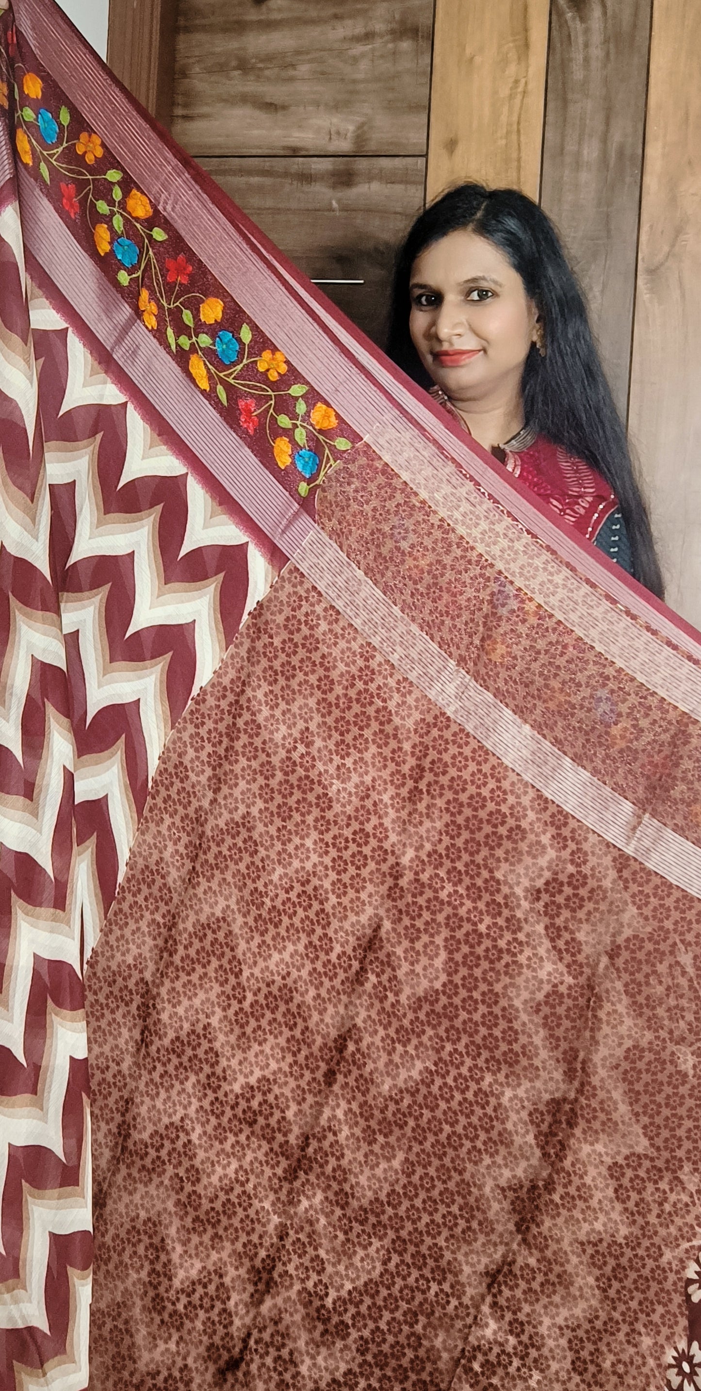 Brown & Off White Zig Zag Zari Viscose Crape Saree