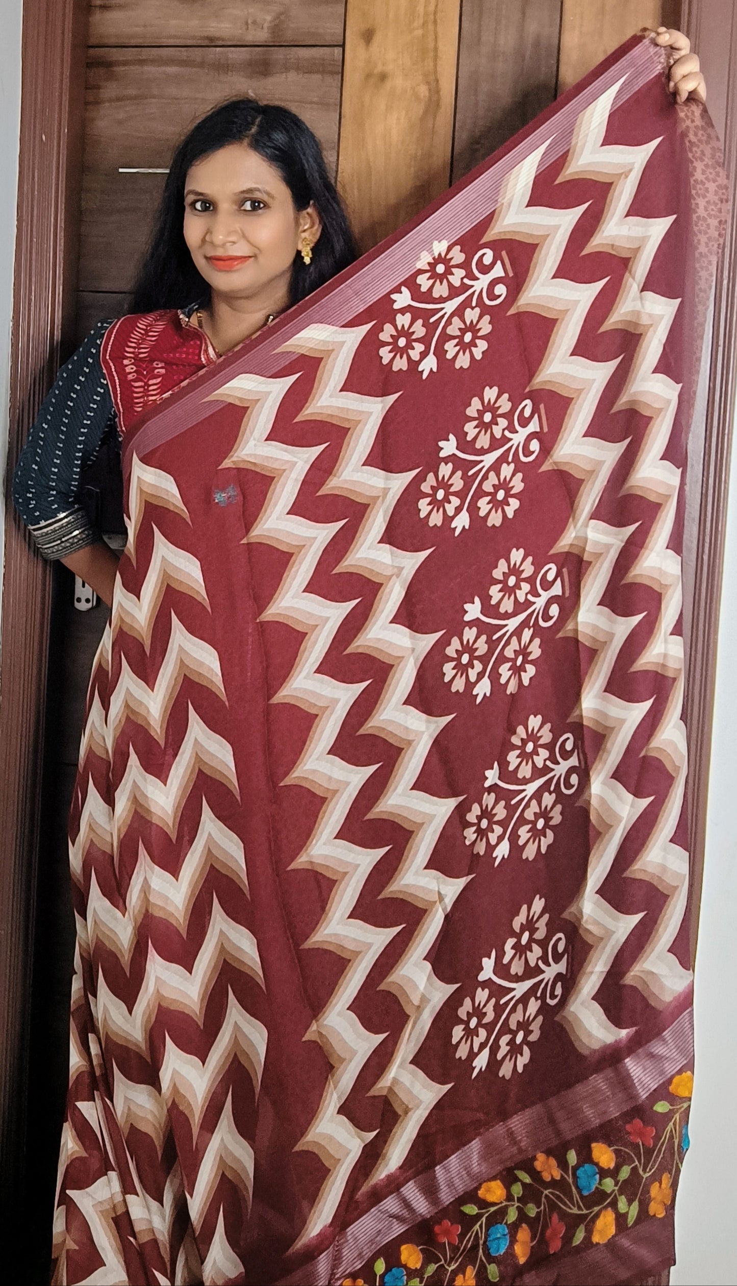 Brown & Off White Zig Zag Zari Viscose Crape Saree