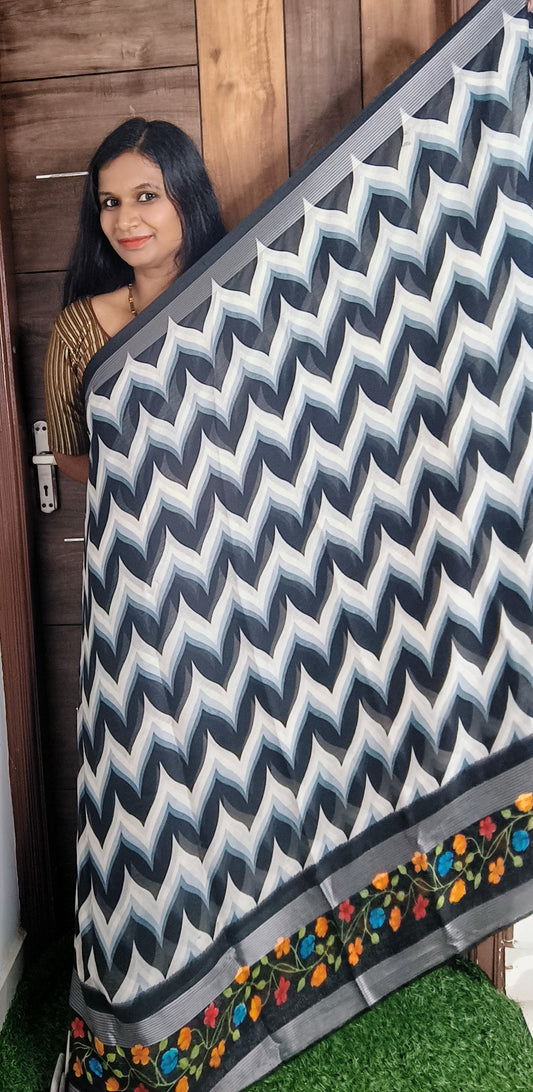 Black & White Zig Zag Zari Viscose Crape Saree